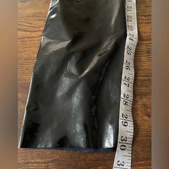 Aritzia Wilfred free black liquid latex shiny faux leather leggings size Medium - Picture 9 of 10